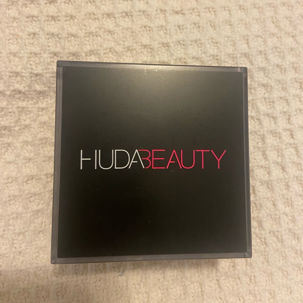 Buds beauty pound cake full size setting powder